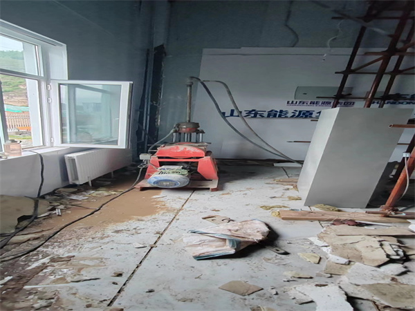 正蓝地基基础下沉墙体裂缝加固注浆顶升施工